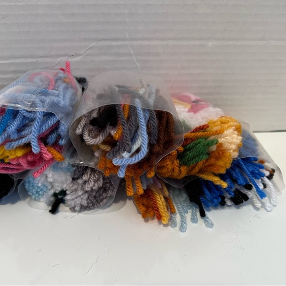 Various color pre-cut rug yarn for latch hook project - Picture 3 of 3